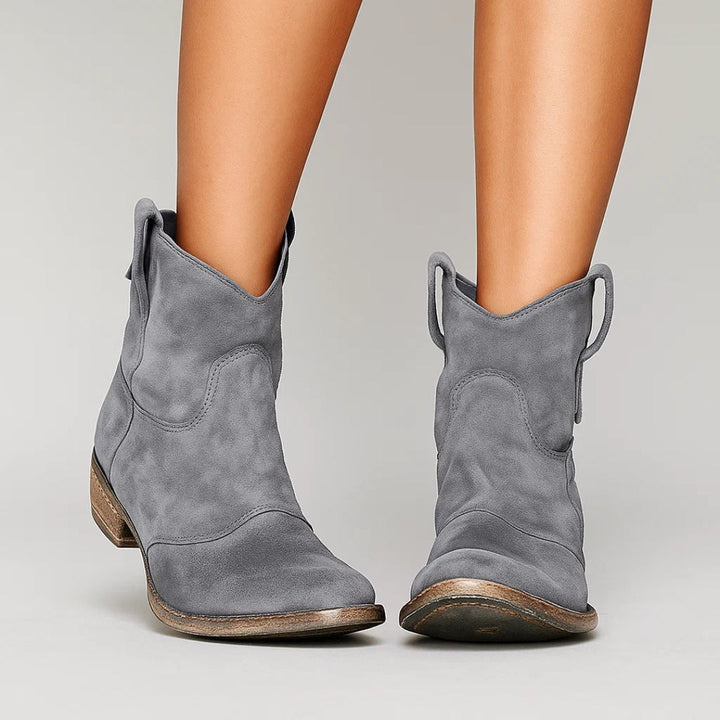 SIGNE | Pārlaicīgi puszābaki