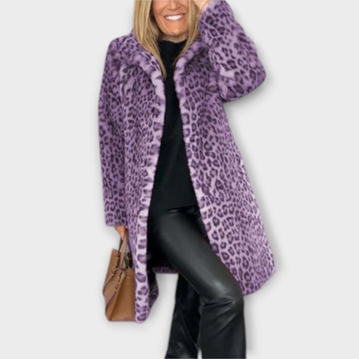 Dainaida – Leoparda raksta mētelis